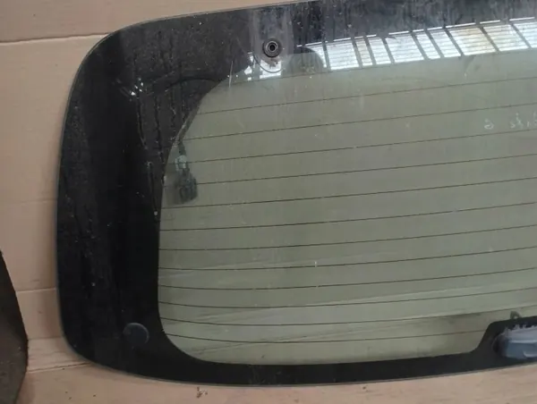 Vidro traseiro Hyundai Santa Fe 2005 OEM AMD136552 image 3