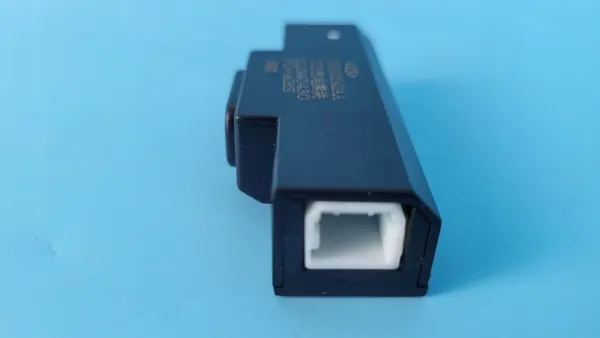 Puerto USB de carga Chery Omoda 5 OEM 703000542AA image 4