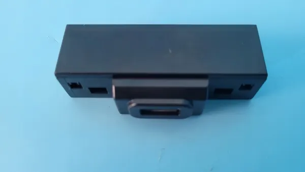 Puerto USB de carga Chery Omoda 5 OEM 703000542AA image 8