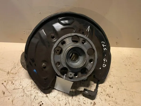 Mercedes-Benz takapyörän navan OEM UTO31410 image 2