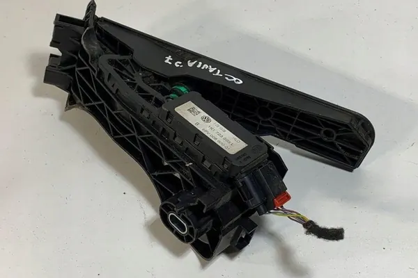 Gaspedal SKODA OCTAVIA II COMBI 1.9L Diesel image 2