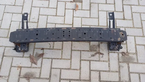 Viga de para-choque dianteiro Ford Fiesta MK8 OEM image 1