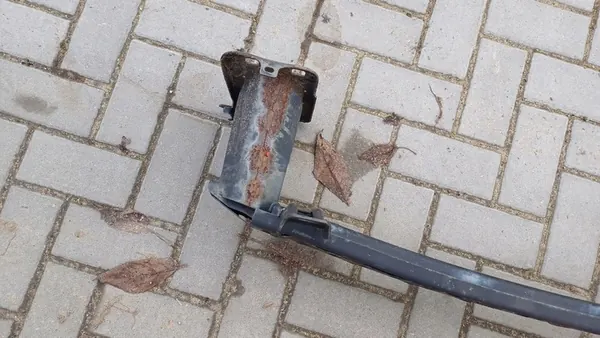 Viga de para-choque dianteiro Ford Fiesta MK8 OEM image 4