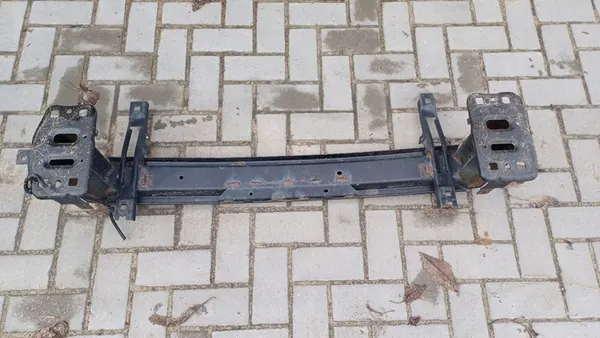 Viga de para-choque dianteiro Ford Fiesta MK8 OEM image 5