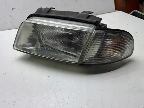 Farol esquerdo AUDI A4 B5 95-00 H4 image 3