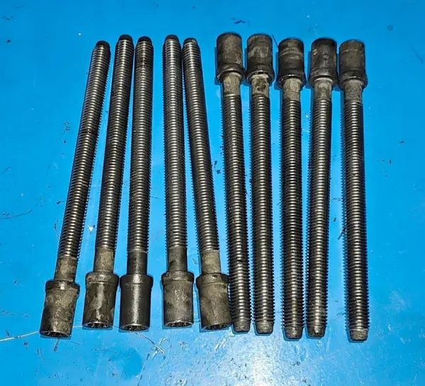 Juego de Tornillos de Culata OEM 1 para VW Passat B6 2.0 TDI image 2