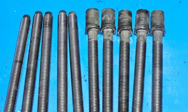 Juego de Tornillos de Culata OEM 1 para VW Passat B6 2.0 TDI image 3