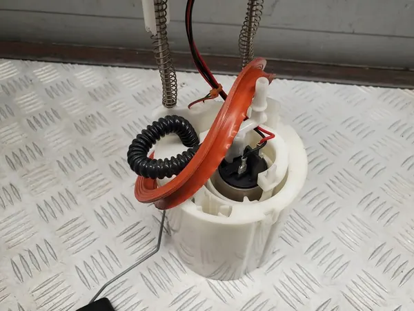 Brandstofpomp Audi Q3 8U 5N0919087J image 3