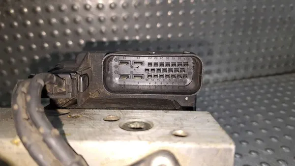 ABS-rempomp Volvo V70 S70 2.5 20V image 6