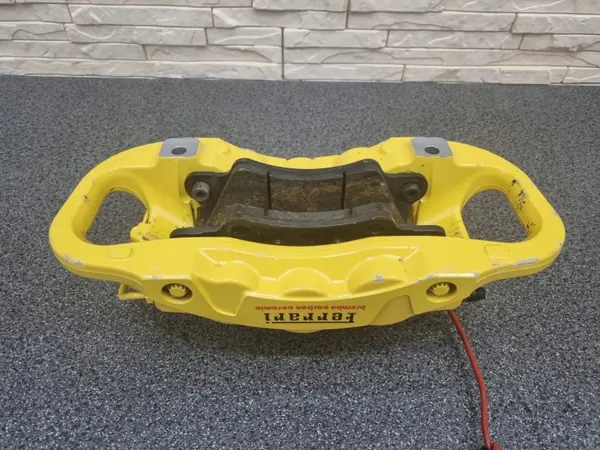 Ferrari 488 Pista F8 Tributo voor linker remklauw OEM 785611 image 3