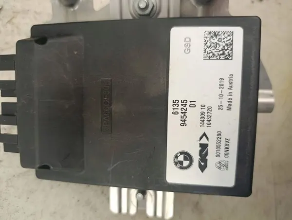 Besturingseenheid BMW M5 F90 OEM 9454245 - Gebruikt image 4