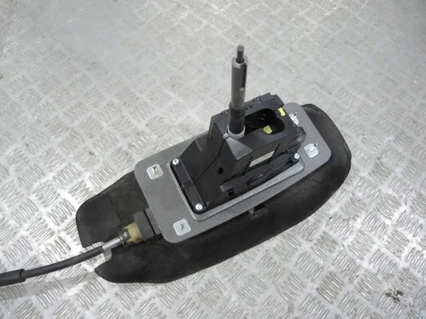 Selector de Marchas Porsche Macan OEM 95B713041D - Usado image 4