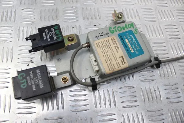 Mitsubishi 3000GT Stealth Ohjain OEM MB920442 image 2