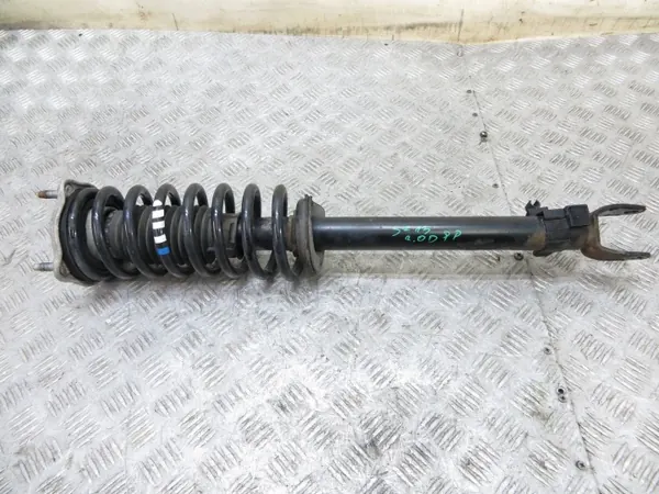 Mercedes W213 Etu Oikea Jousitus OEM 212/195 image 2