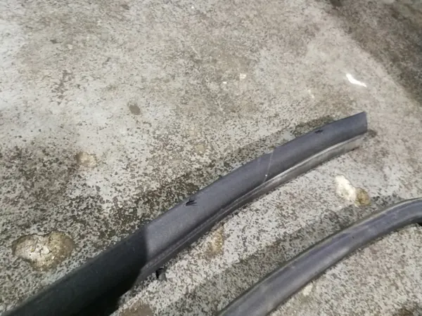 Junta do porta-malas OEM para Mercedes W201 190E (Usado) image 3