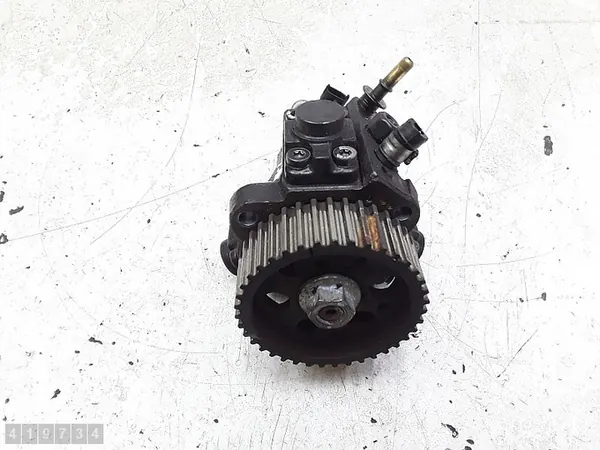 Opel Combo Brandstofpomp 2011 0445010305 55237688 image 2