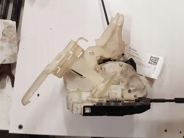 Bakdörrslås Höger Sida Volkswagen PASSAT CC image 10