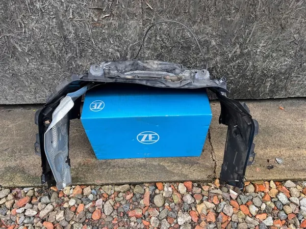 OEM 8102 Mercedes-Benz W238 Cabrio Cobertura de Parede image 6