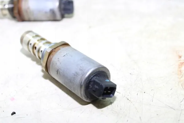 BMW E38 E39 M62TU V8 Nokkenassensor OEM image 2