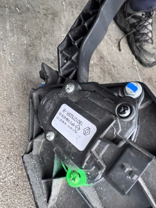 Gaspedal Renault Master III image 3