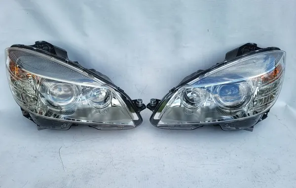 MERCEDES C W204 bi-xenon L + R A2048202961 A2048203061 image 2