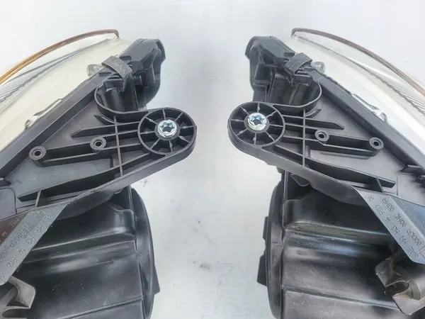 MERCEDES C W204 bi-xenon L + R A2048202961 A2048203061 image 9