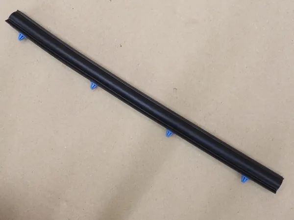 Joint de Capot VW Beetle OEM 5C5823699 - Occasion image 7
