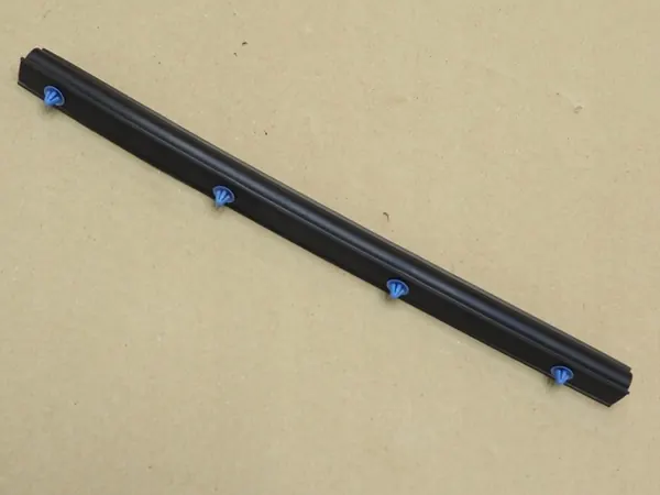 Joint de Capot VW Beetle OEM 5C5823699 - Occasion image 8