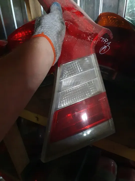 VOLVO V70 2013- LÁMPARA TRASERA DERECHA HELLA 31395924 image 3