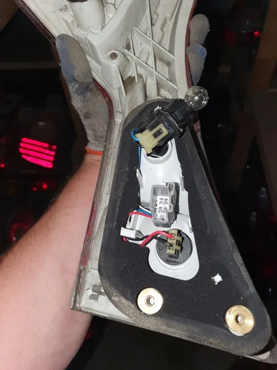 VOLVO V70 2013- LÁMPARA TRASERA DERECHA HELLA 31395924 image 5