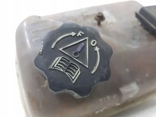 Citroen C8 2004 Kühlmittel-Ausgleichsbehälter OEM 1488949080 image 4