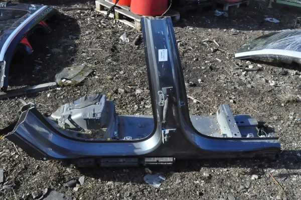 Volvo V90 II B/C-Säule Rechts OEM GTHWPRTHG image 2