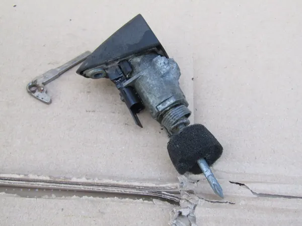 Mercedes W203 Coupe Linker Deurslot Cilinder + Sleutel image 7