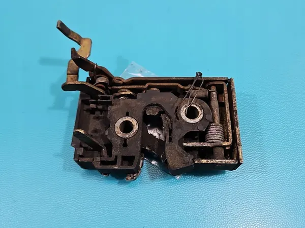 Türschloss Vorne Links VW Passat B3 image 4