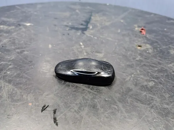 Clé TESLA MODEL S 1046142-00-B image 2