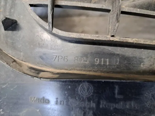 VW Touareg 7P R-Line Left Front Wheel Arch 7P6805911D image 4