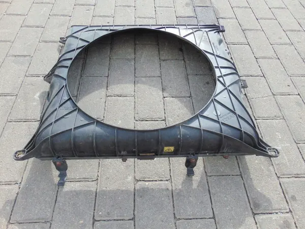 Iveco Daily 4 IV 3.0D jäähdyttimen tuulettimen kansi image 2