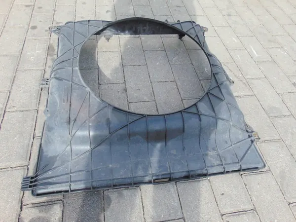 Iveco Daily 4 IV 3.0D jäähdyttimen tuulettimen kansi image 3