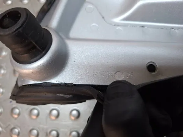 Junta pilar teto traseiro direito OEM S26380246 Mercedes image 5