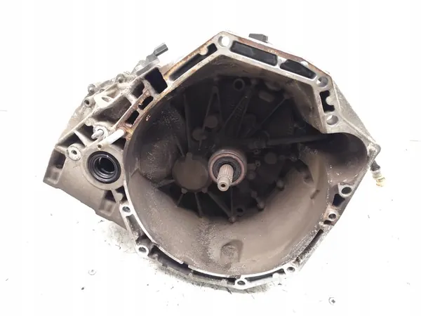 Renault Megane Manuaalivaihteisto 6-vaihteinen 1.5 dCi Diesel OEM 320108901R image 2