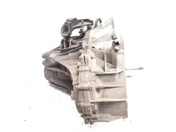 Renault Megane Manuaalivaihteisto 6-vaihteinen 1.5 dCi Diesel OEM 320108901R image 3