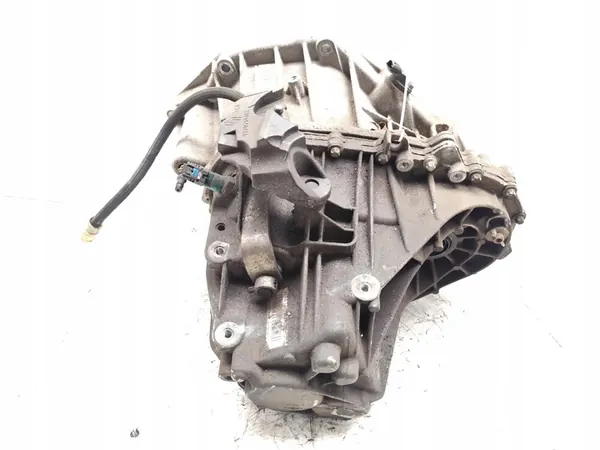Renault Megane Manuaalivaihteisto 6-vaihteinen 1.5 dCi Diesel OEM 320108901R image 4