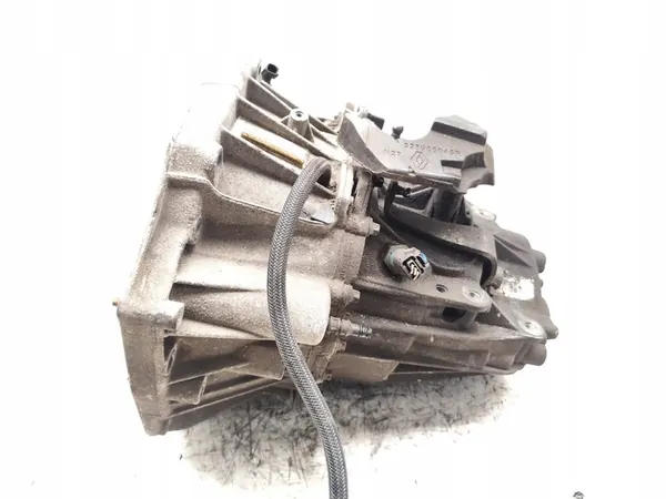 Renault Megane Manuaalivaihteisto 6-vaihteinen 1.5 dCi Diesel OEM 320108901R image 5