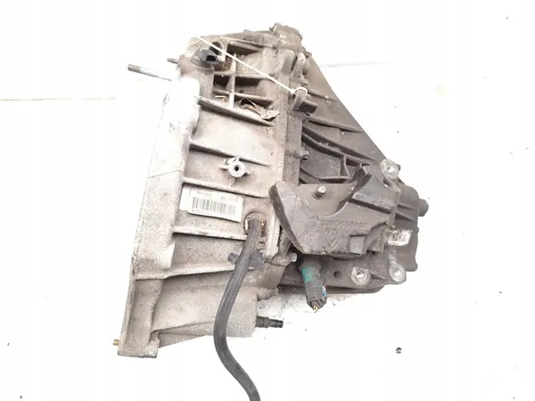 Renault Megane Manuaalivaihteisto 6-vaihteinen 1.5 dCi Diesel OEM 320108901R image 6