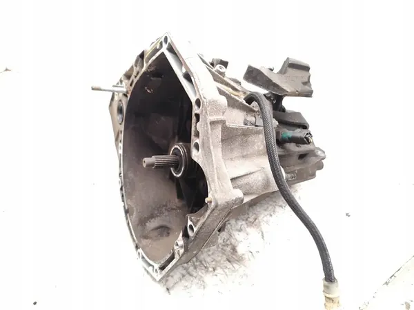 Renault Megane Manuaalivaihteisto 6-vaihteinen 1.5 dCi Diesel OEM 320108901R image 9