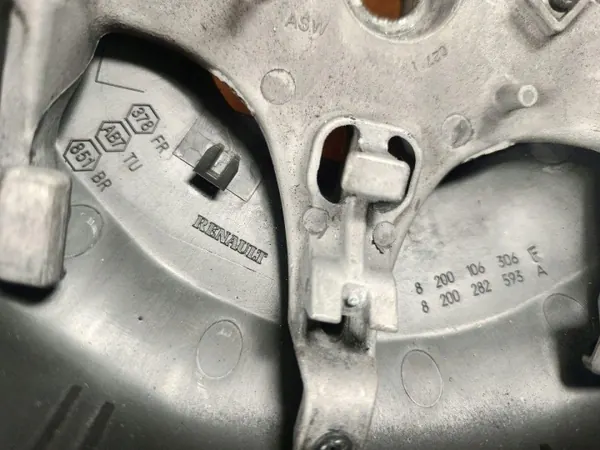Volante de Cuero OEM 8200106306 para Renault image 6