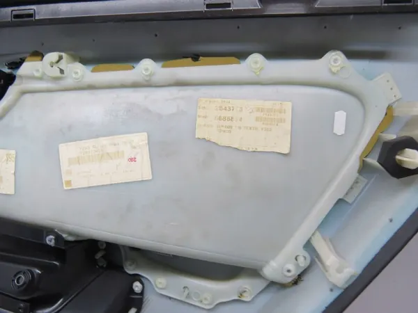 Volvo S60 2012 Flanc Gauche Portière Arrière OEM 8635872 image 8