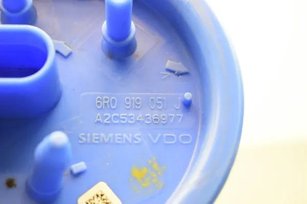 Brandstofpomp SKODA RAPID (NH3) 1.2L 2014 6R0919051J image 2