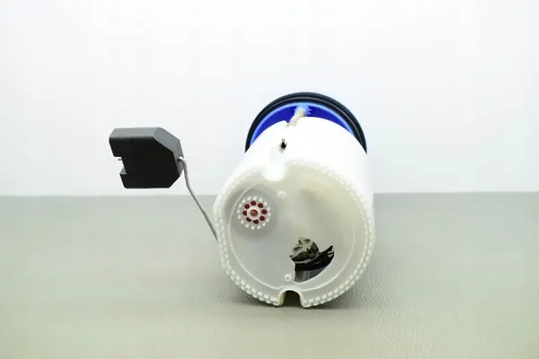 Brandstofpomp SKODA RAPID (NH3) 1.2L 2014 6R0919051J image 9