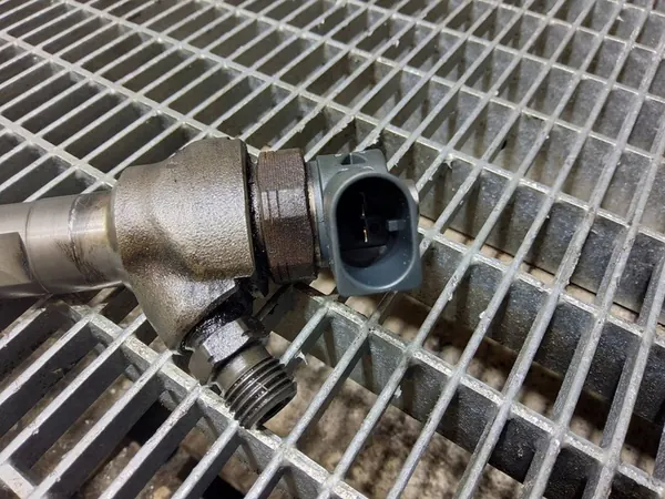 Rampa iniezione carburante 2.0 TDI Audi VW Seat Skoda OEM image 5